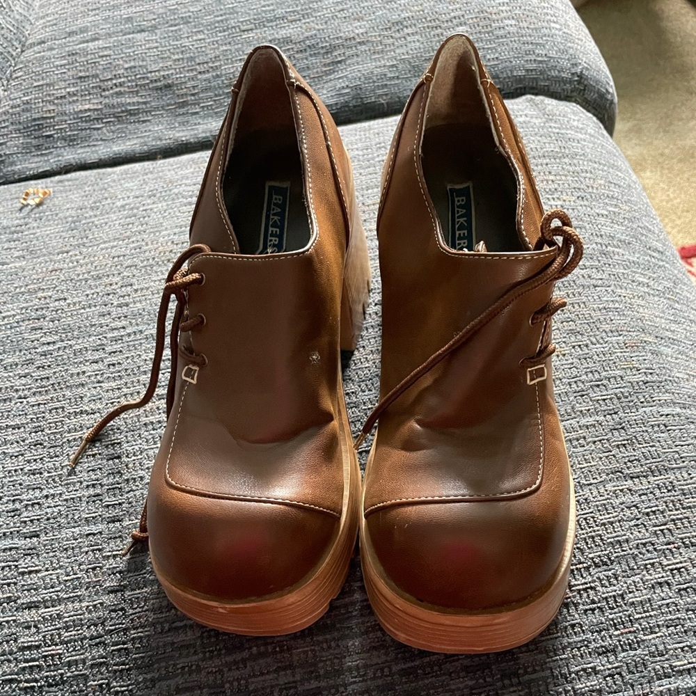 Vintage Bakers platforms